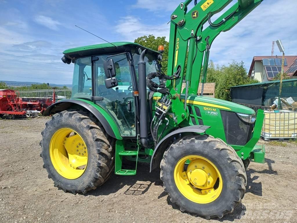 John Deere 5100 M トラクター