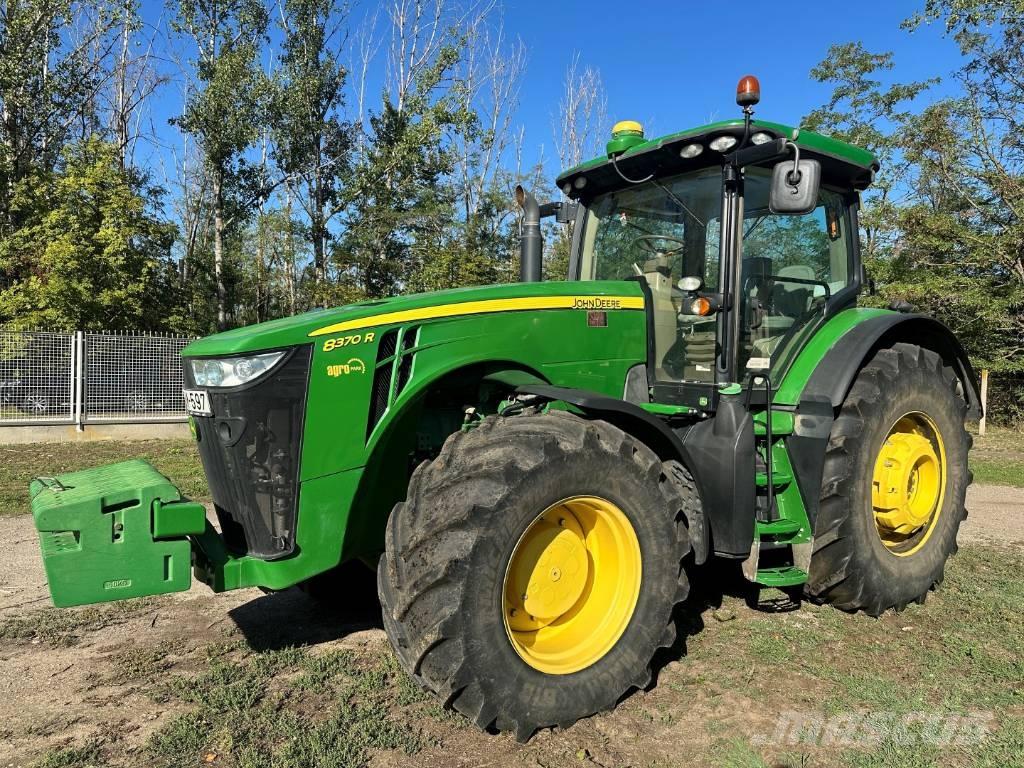 John Deere 8370 R トラクター