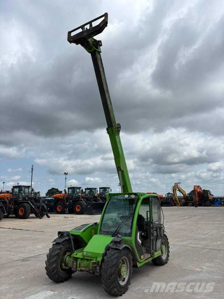 Merlo P 27.6 Plus テレスコーピックハンドラー
