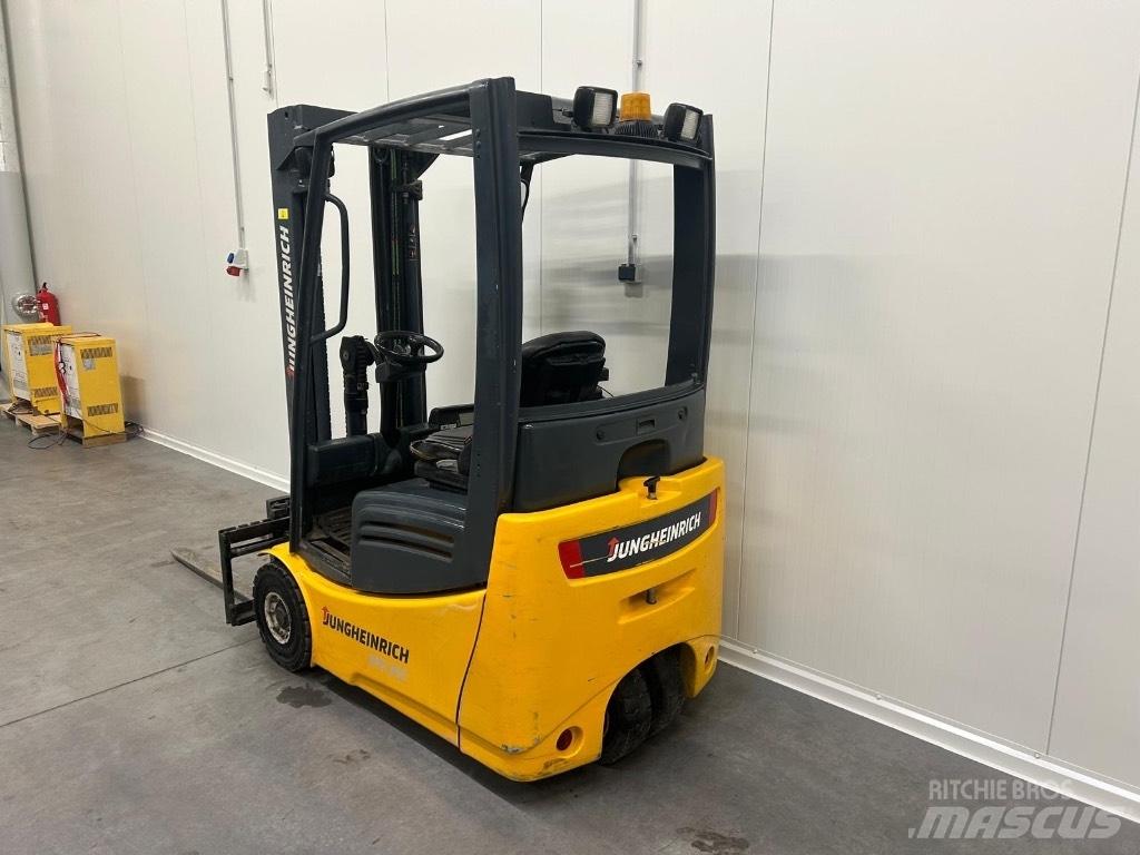 Jungheinrich EFG 215 バッテリーフォークリフト