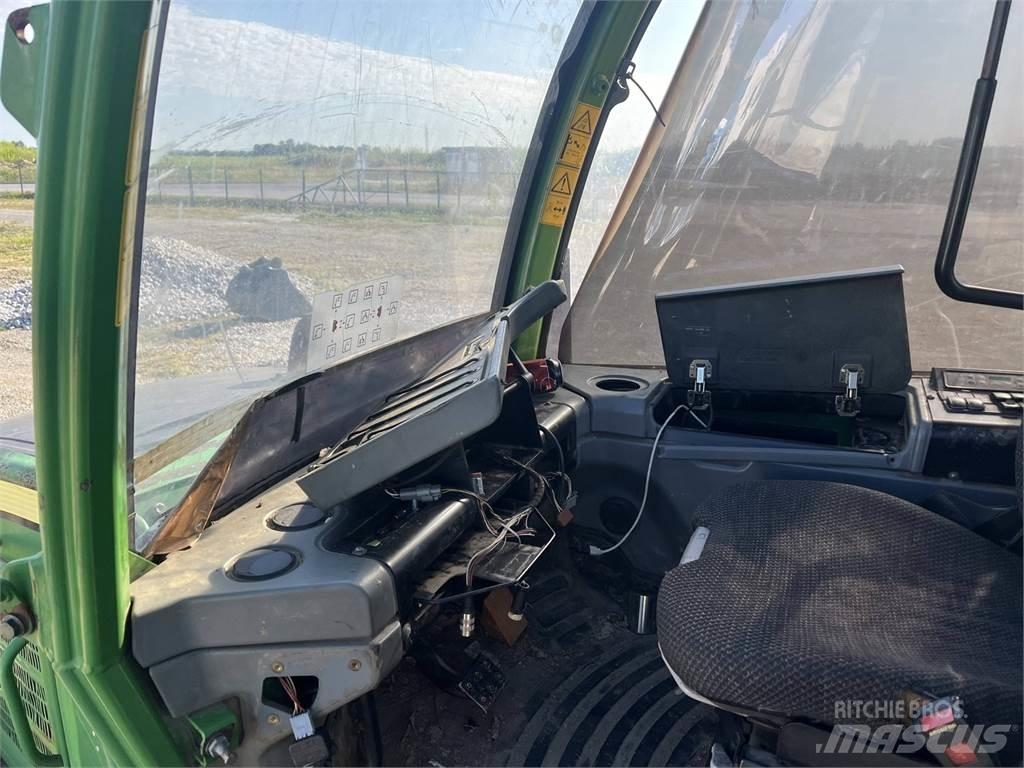 John Deere 1010E ハーベスター