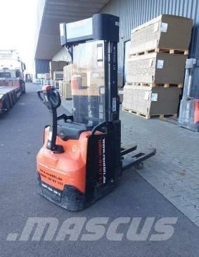 Toyota BT SWE 160 L ハンド　パレットトラック