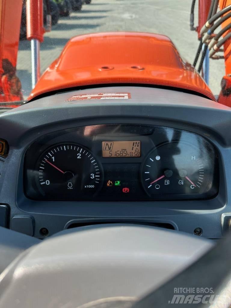 Kubota M 135 GX トラクター