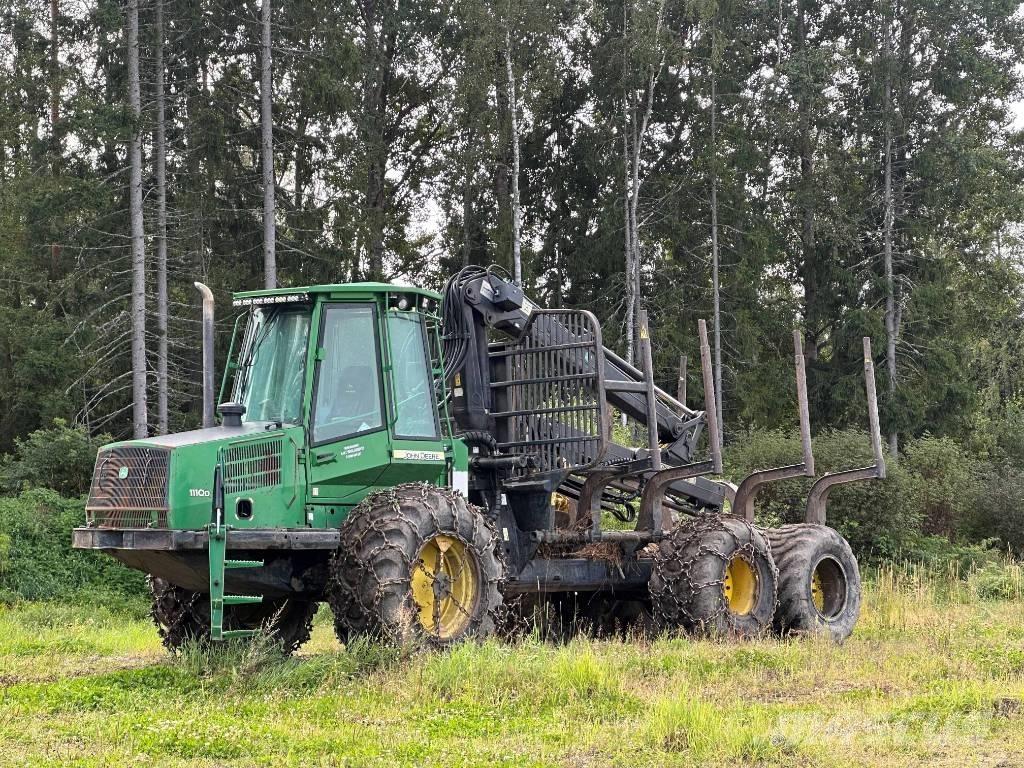 John Deere 1110 D フォワーダー