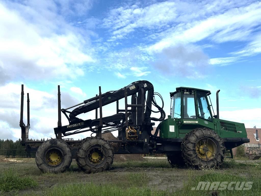 John Deere 1110 D フォワーダー