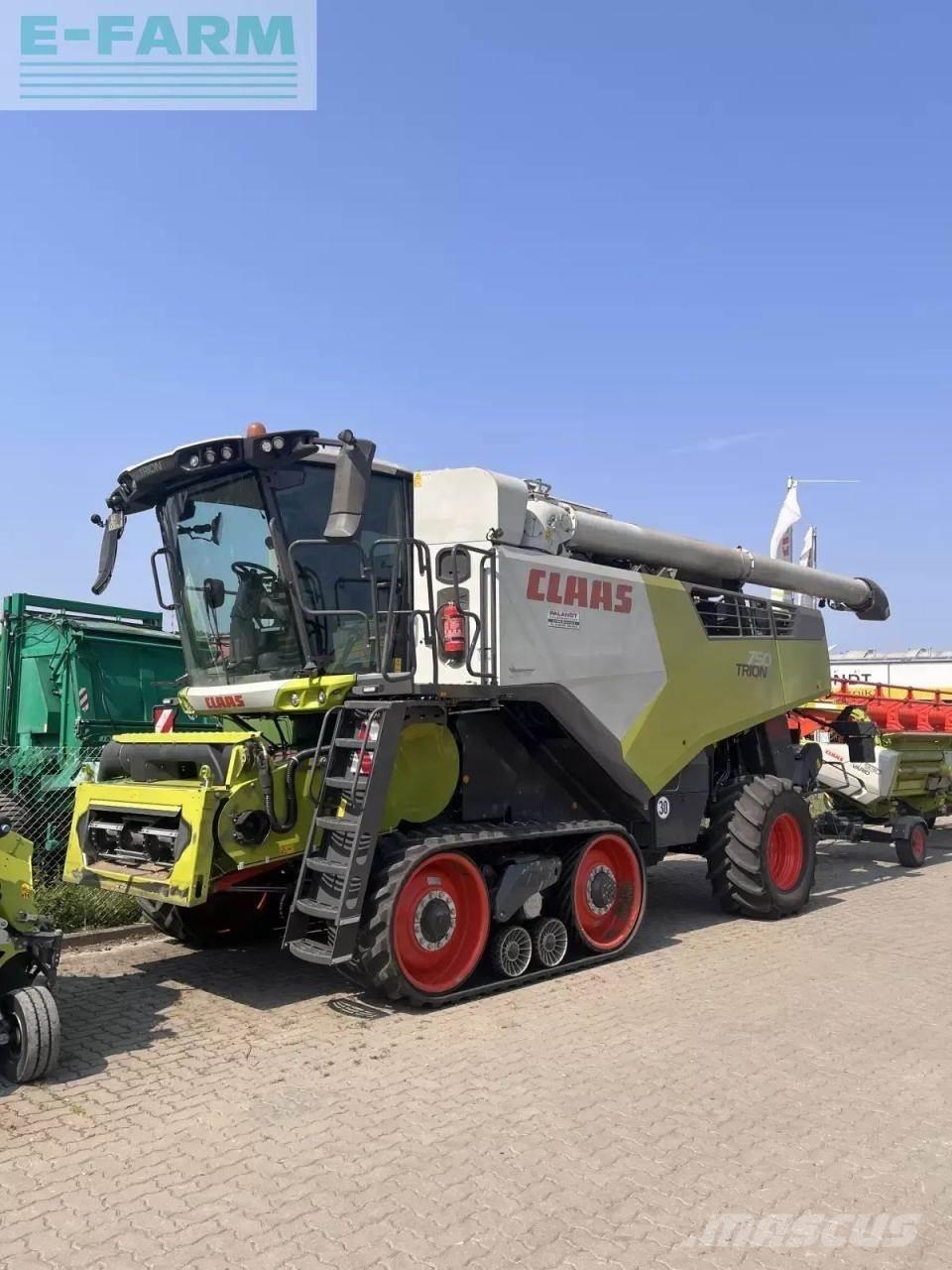 CLAAS trion 750 tt コンバイン