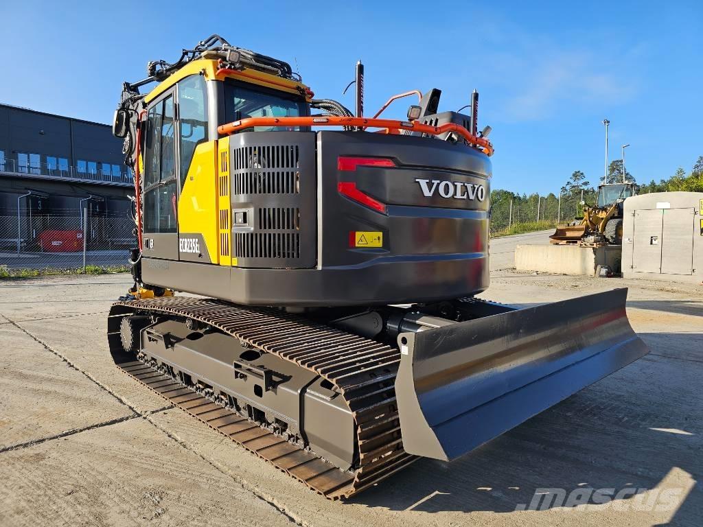 Volvo ECR235EL 大型油圧ショベル12t以上（パワーショベル・ユンボ）
