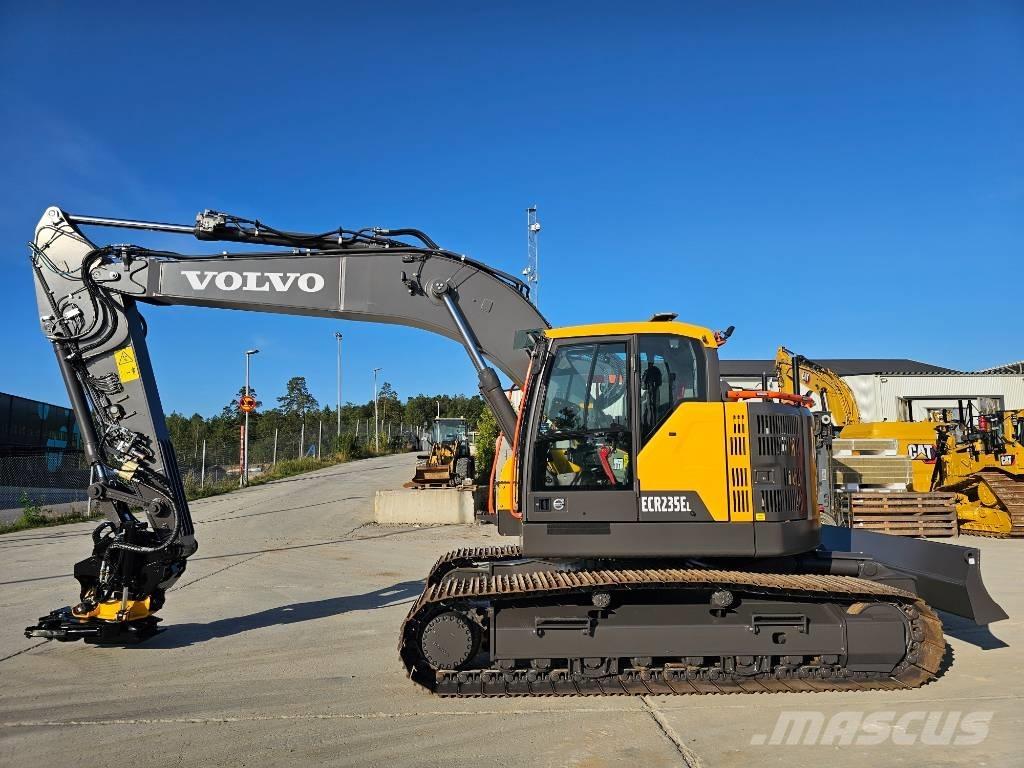Volvo ECR235EL 大型油圧ショベル12t以上（パワーショベル・ユンボ）
