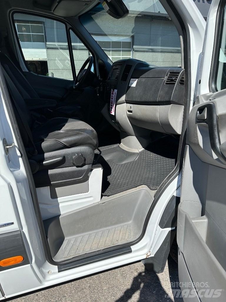 VERSALIFT VDT-170-F トラック高所作業車