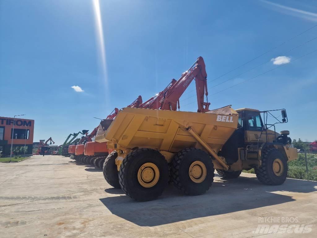 Bell B35D 6x6 アーティキュレート式ダンプトラック