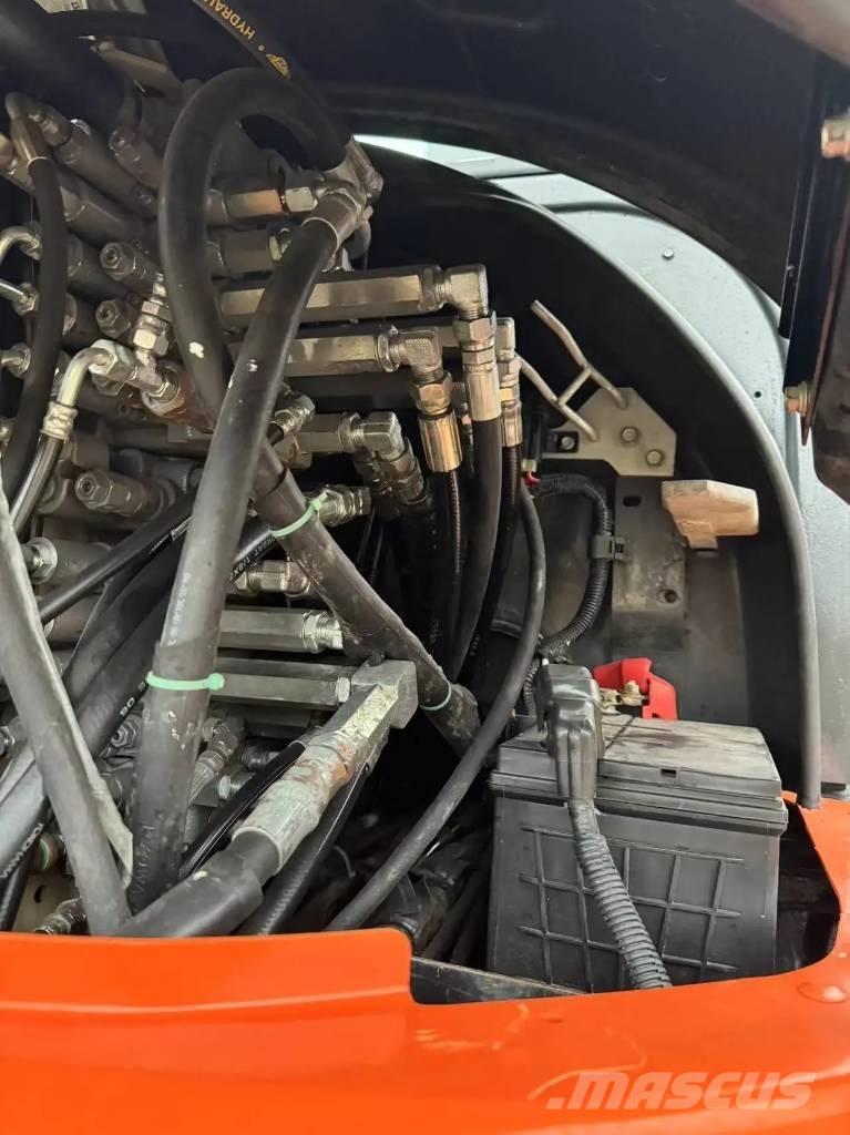 Kubota KX163-5 ミニ油圧ショベル 7t以下（ミニユンボ・ミニディガー）