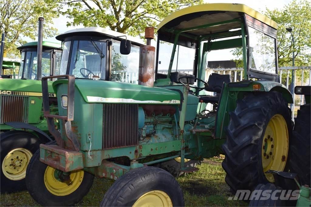 John Deere 2130 トラクター
