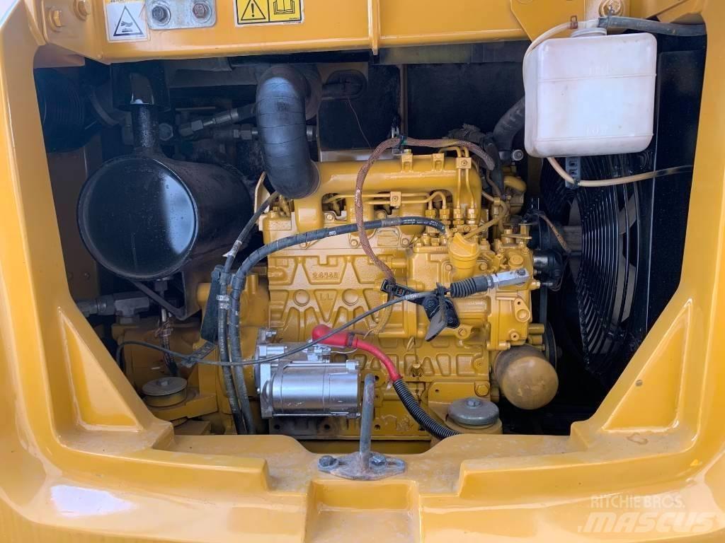 CAT 305.5E2 大型油圧ショベル12t以上（パワーショベル・ユンボ）