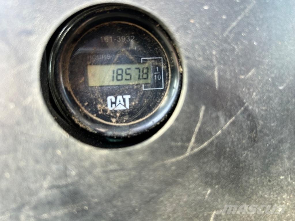CAT 303.5 C ミニ油圧ショベル 7t以下（ミニユンボ・ミニディガー）