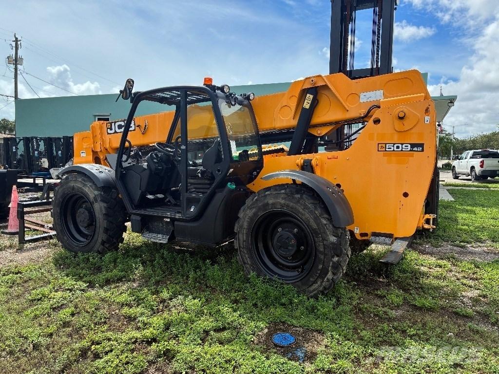 JCB 509-42 テレスコーピックハンドラー