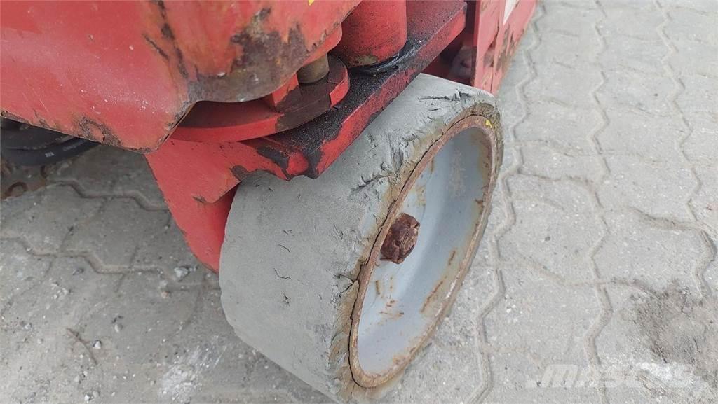 Manitou 78SEC シザースリフト