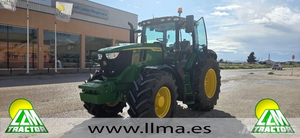 John Deere 6R 215 トラクター