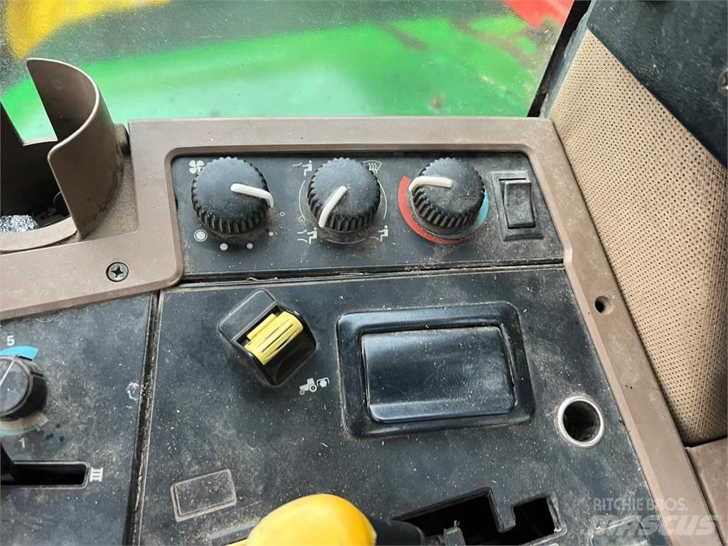 John Deere 7810 トラクター