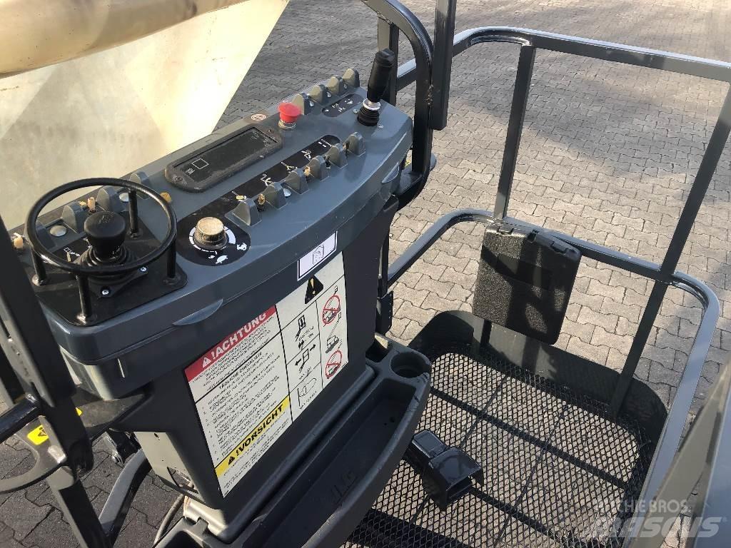 JLG E 600 JP ブームリフト　直伸型