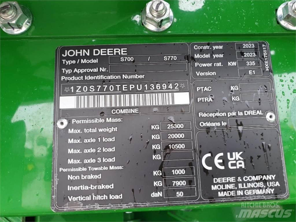 John Deere S770 コンバイン
