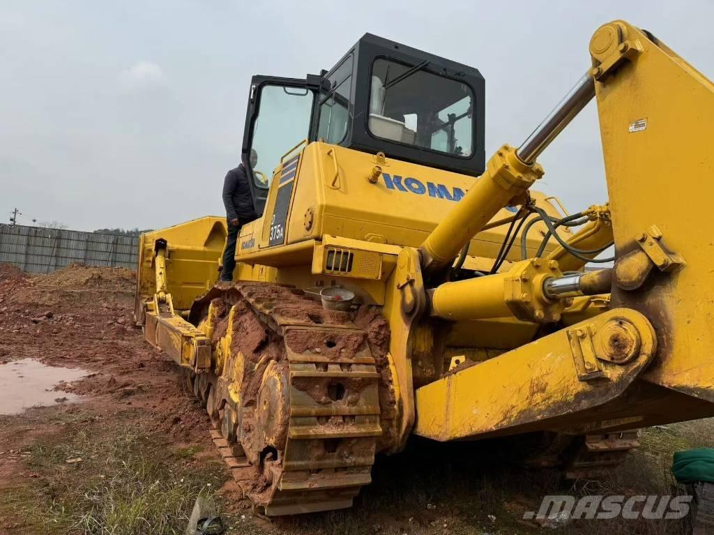 Komatsu D 375 A ブルドーザー