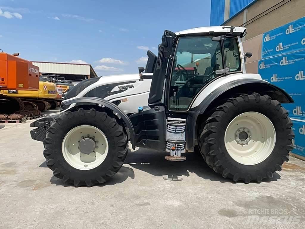 Valtra T174E トラクター