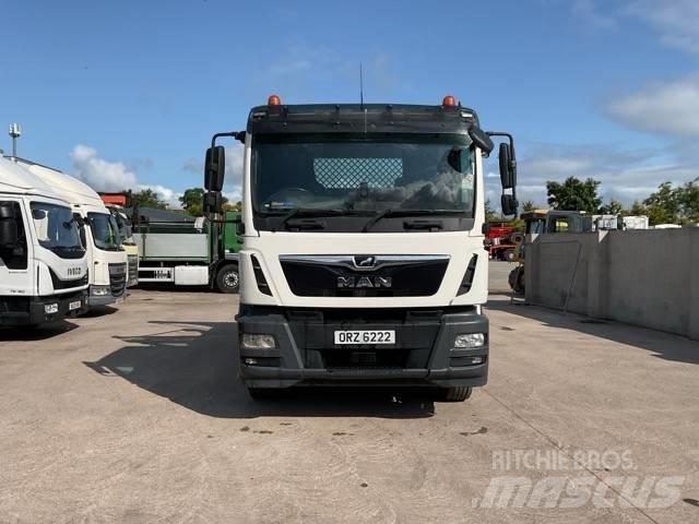 MAN TGM 18.250 スキップローダートラック