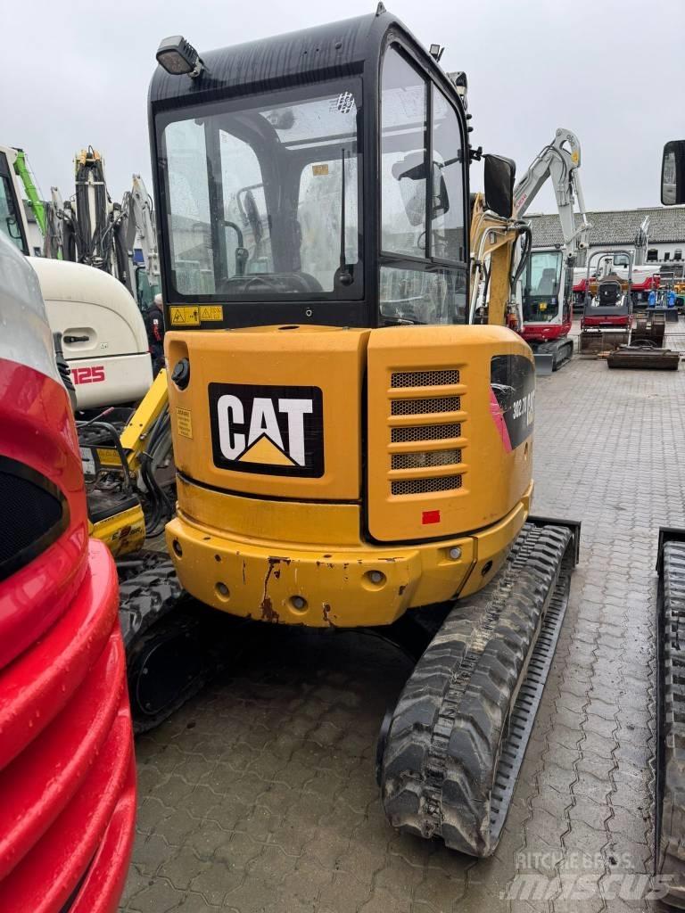 CAT 302.7 D ミニ油圧ショベル 7t以下（ミニユンボ・ミニディガー）