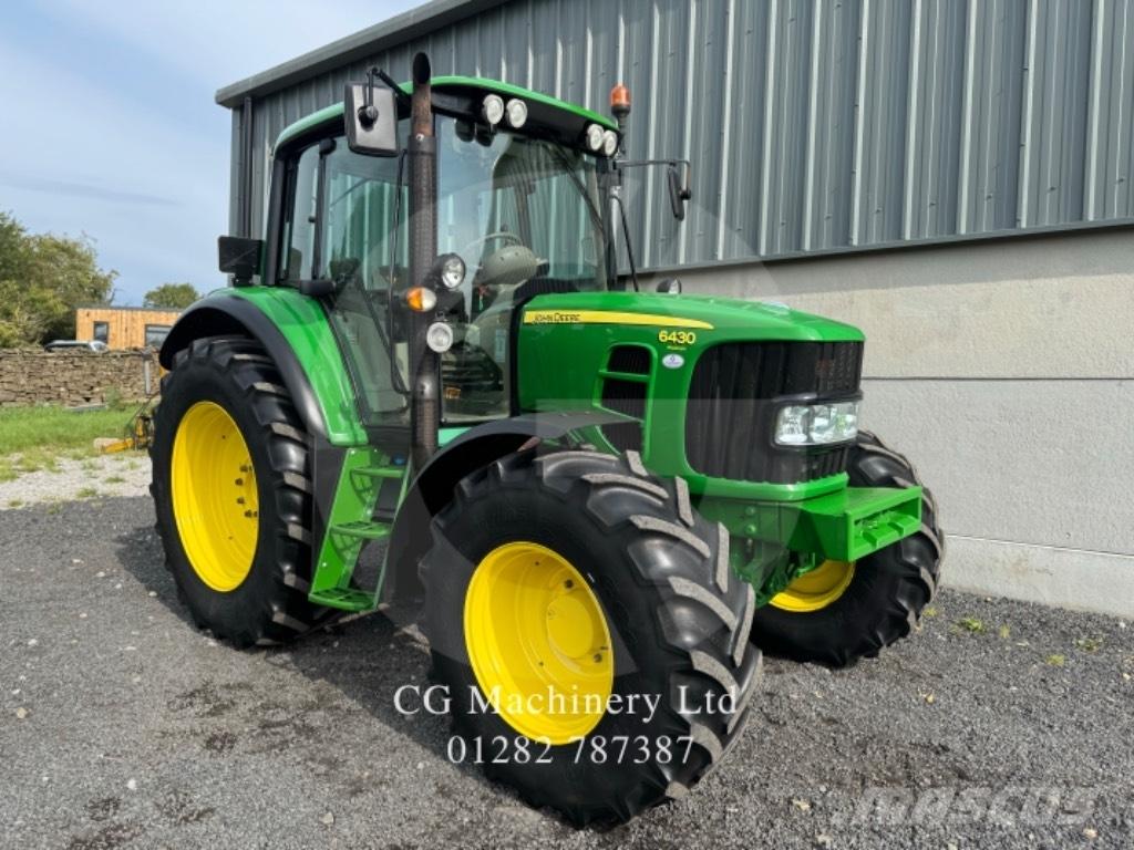 John Deere 6130 R トラクター