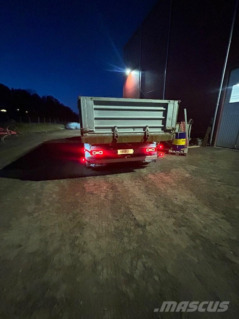 Unimog U427 多目的／汎用車両