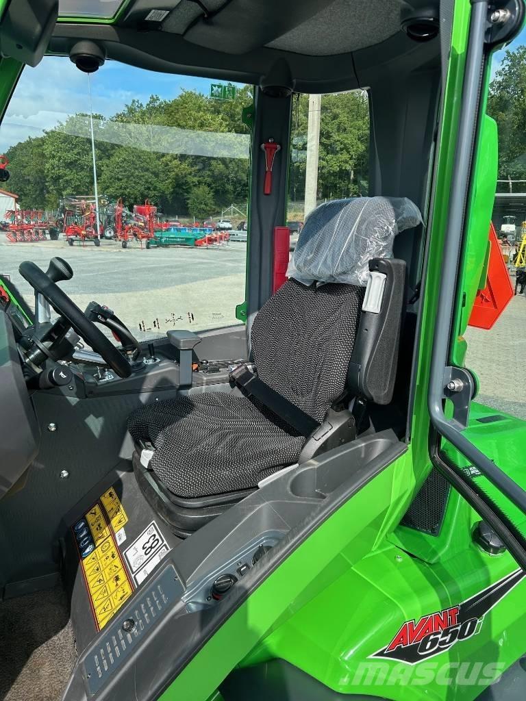 Avant 650 i スキッドステアローダー