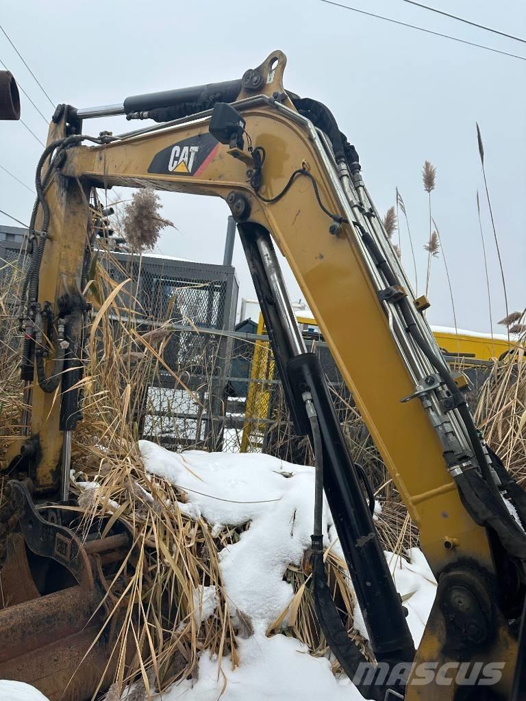 CAT 304 E 2 CR ミニ油圧ショベル 7t以下（ミニユンボ・ミニディガー）