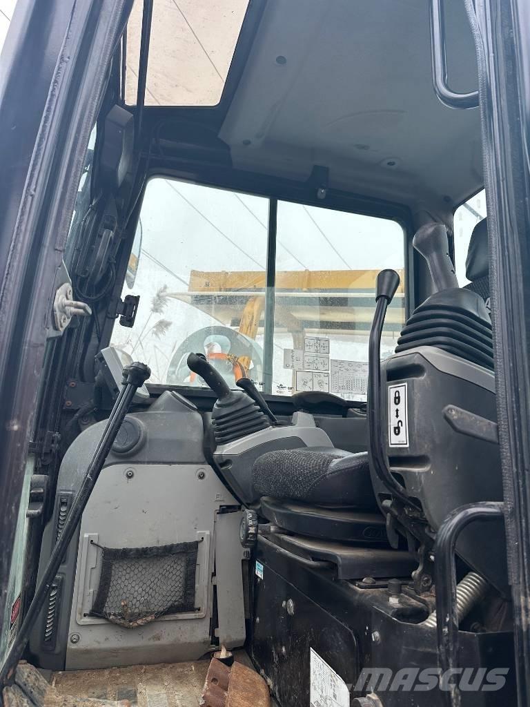 CAT 304 E 2 CR ミニ油圧ショベル 7t以下（ミニユンボ・ミニディガー）