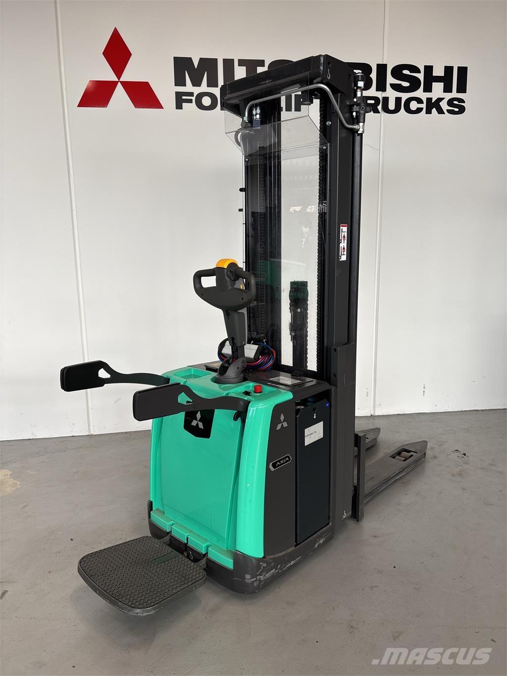 Mitsubishi SBV16PI 自走式スタッカー