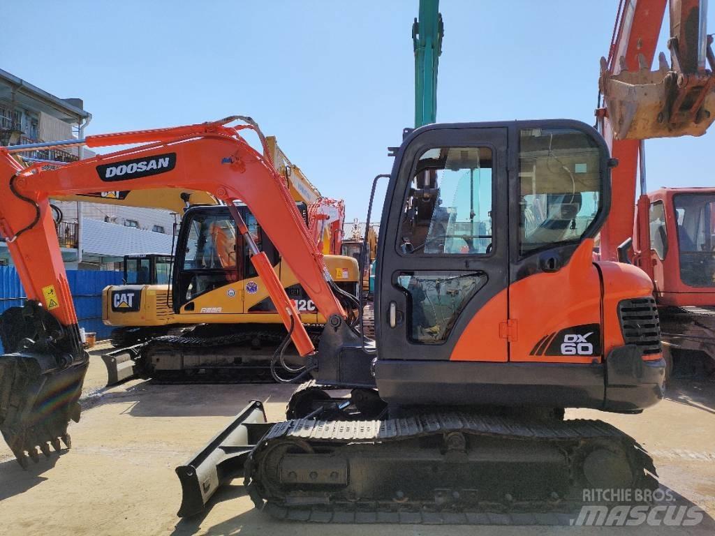 Doosan DX 60 大型油圧ショベル12t以上（パワーショベル・ユンボ）