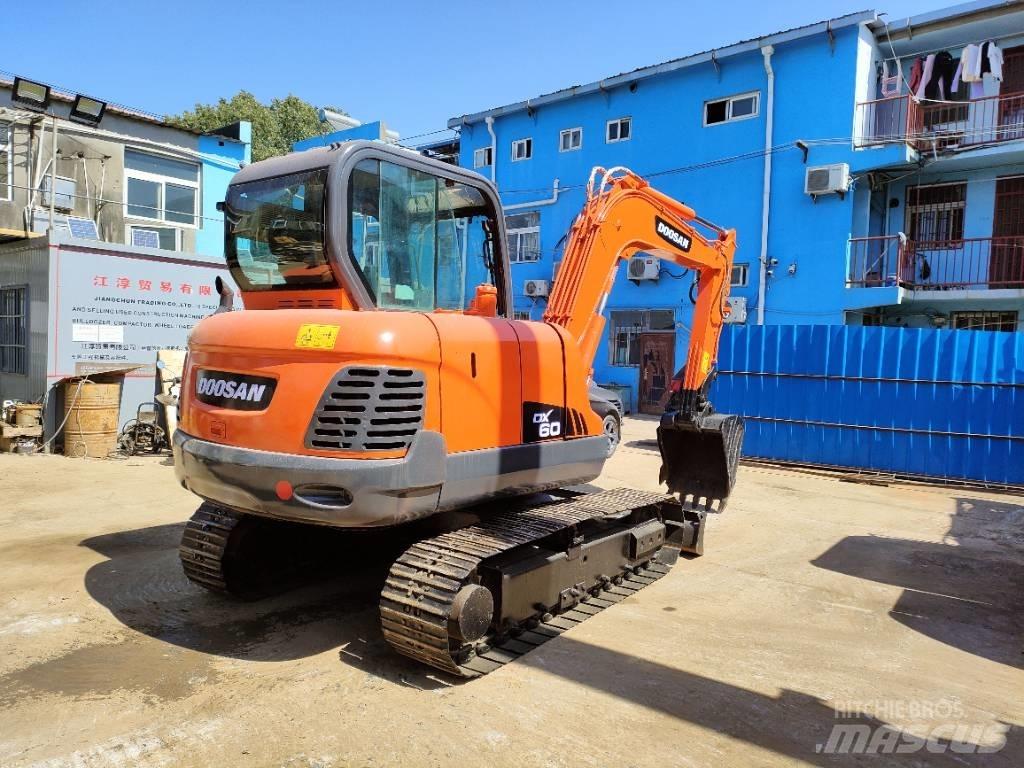 Doosan DX 60 大型油圧ショベル12t以上（パワーショベル・ユンボ）