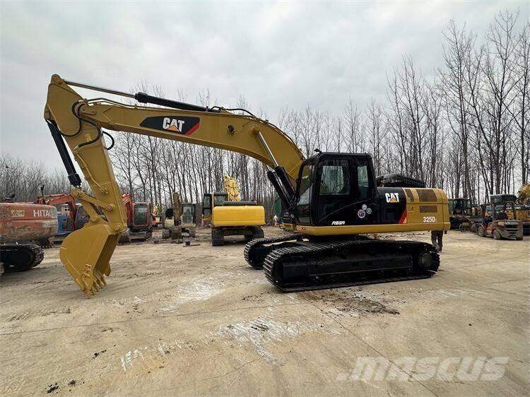 CAT 325D2 大型油圧ショベル12t以上（パワーショベル・ユンボ）