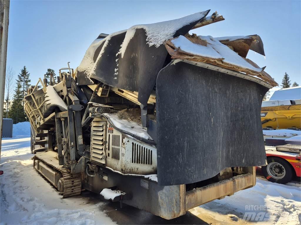 Metso ST 272 自走式スクリーン