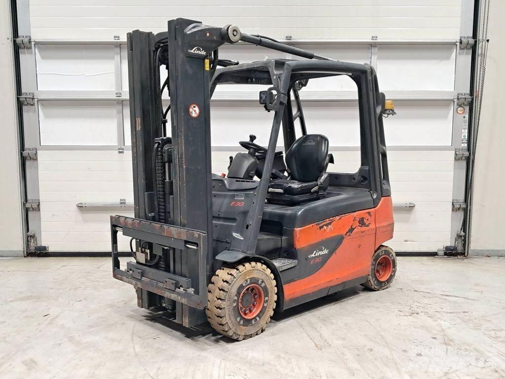 Linde E30L-01 バッテリーフォークリフト
