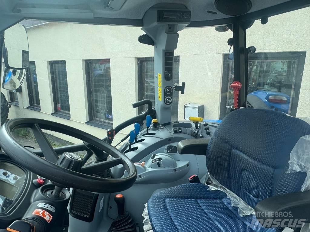 New Holland T 5.105 トラクター