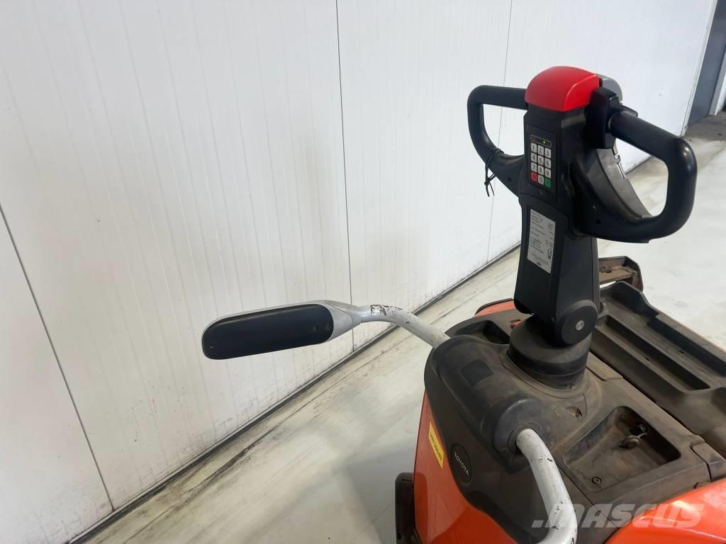 BT LPE250 ローリフトとプラットフォーム