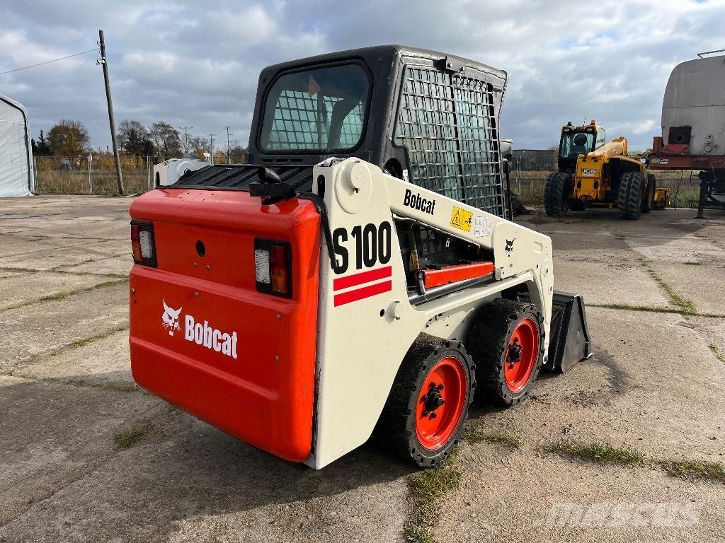 Bobcat S 100 スキッドステアローダー