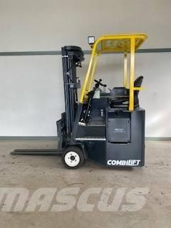 Combilift CB 3000 全方向リーチ型フォークリフト