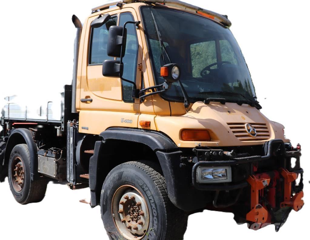 Unimog U400 平ボディー