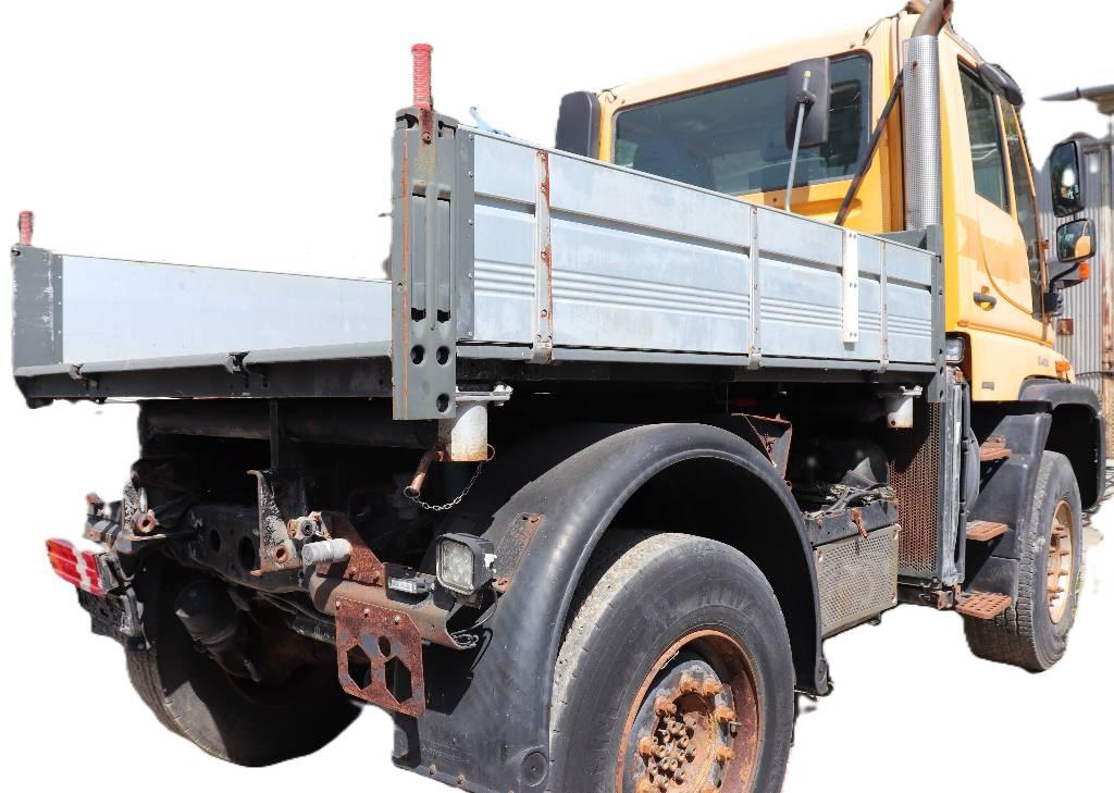 Unimog U400 平ボディー