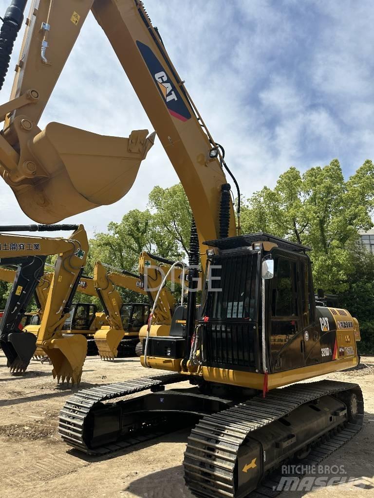 CAT CAT320D 中型油圧ショベル 7ｔ-12ｔ（ユンボ・パワーショベル・バックホー）