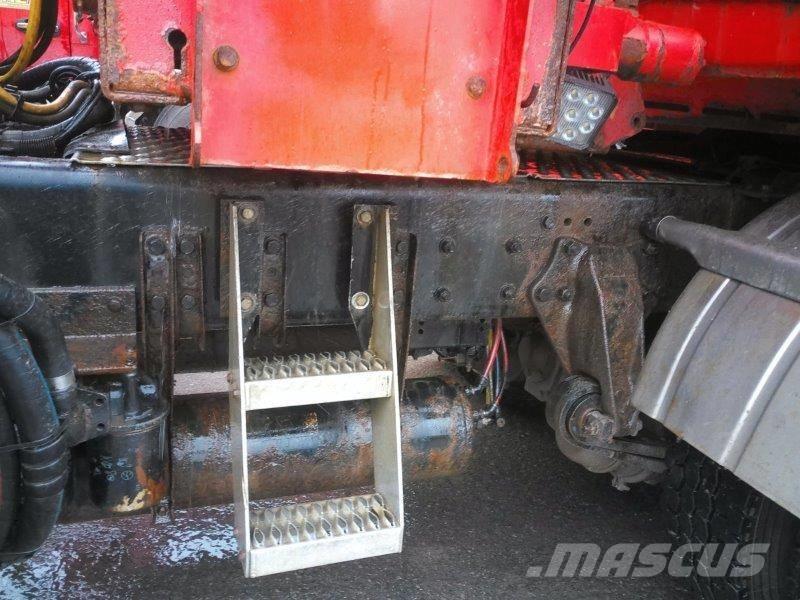 Western Star 4700 SB スノーブレードとプラウ