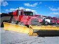 Western Star 4700 SB スノーブレードとプラウ
