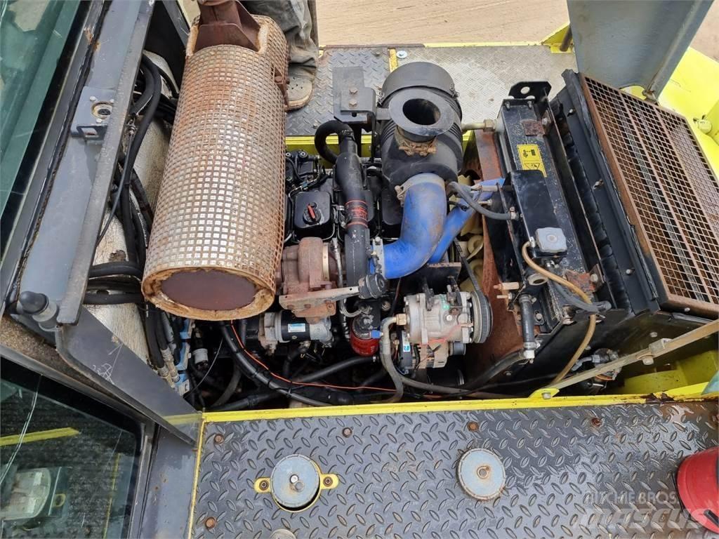 Ammann AP 240 タイヤローラ