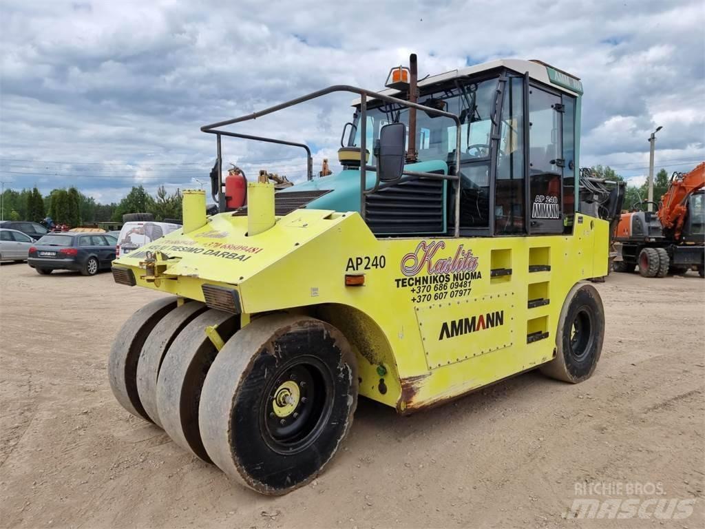 Ammann AP 240 タイヤローラ